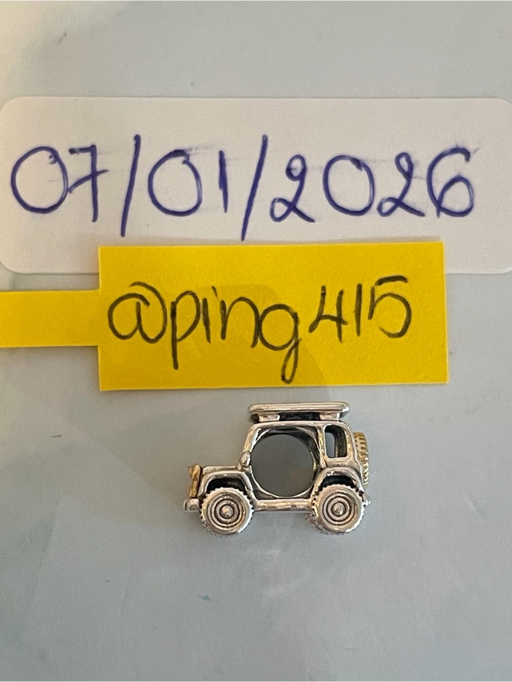 Pandora Two-tone adventure car charm - Picture 6 of 14